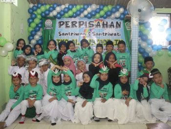 Momen Haru dan Berkesan: Perpisahan Santriwan-Santriwati TK AL Mubtadi-in